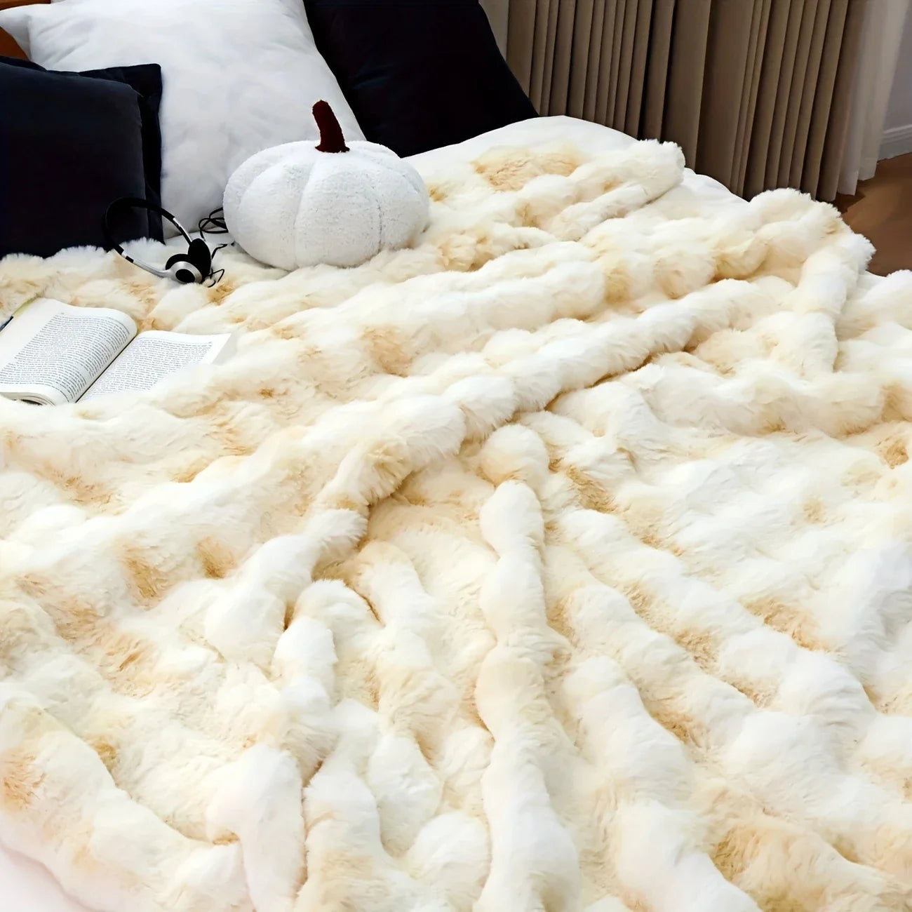 Faux Rabbit Soft, Warm, 1pc Cozy Faux Rabbit Fleece Blanket | Throw for Bedroom, Guest Room, Living Room, Student Dormitory