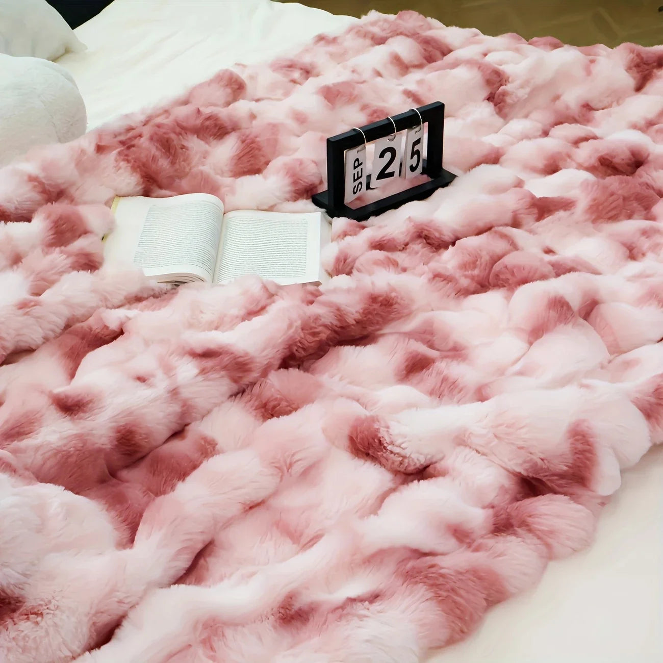 Faux Rabbit Soft, Warm, 1pc Cozy Faux Rabbit Fleece Blanket | Throw for Bedroom, Guest Room, Living Room, Student Dormitory