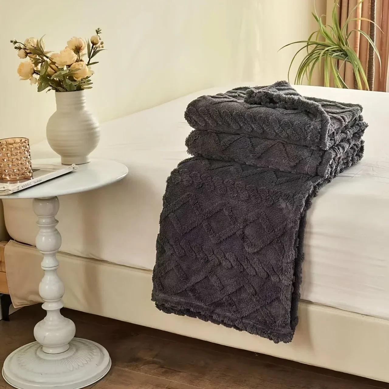 Thick Plush Fleece Blanket Soft Sherpa Throw for Couch Bed Sofa Cozy Warm Lightweight Flannel Blanket for Winter Home